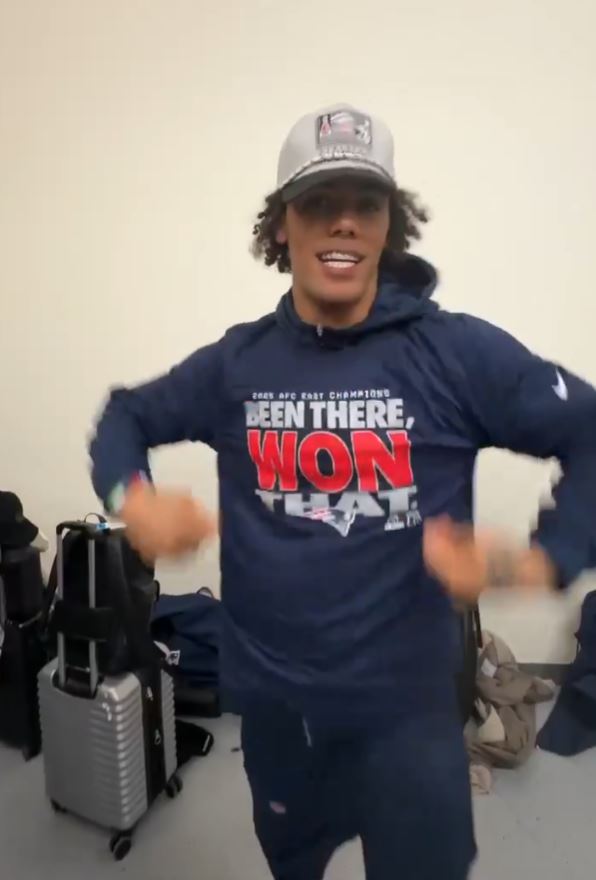 2025 NE Patriots Afc East Champions Been There Won That Hoodie 1