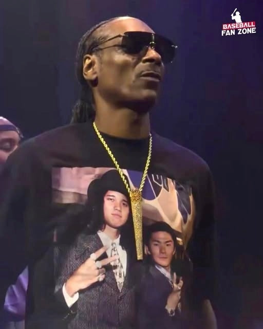 Snoop Dogg Wearing Shohei Ohtani And Yoshinobu Yamamoto Shirt 2