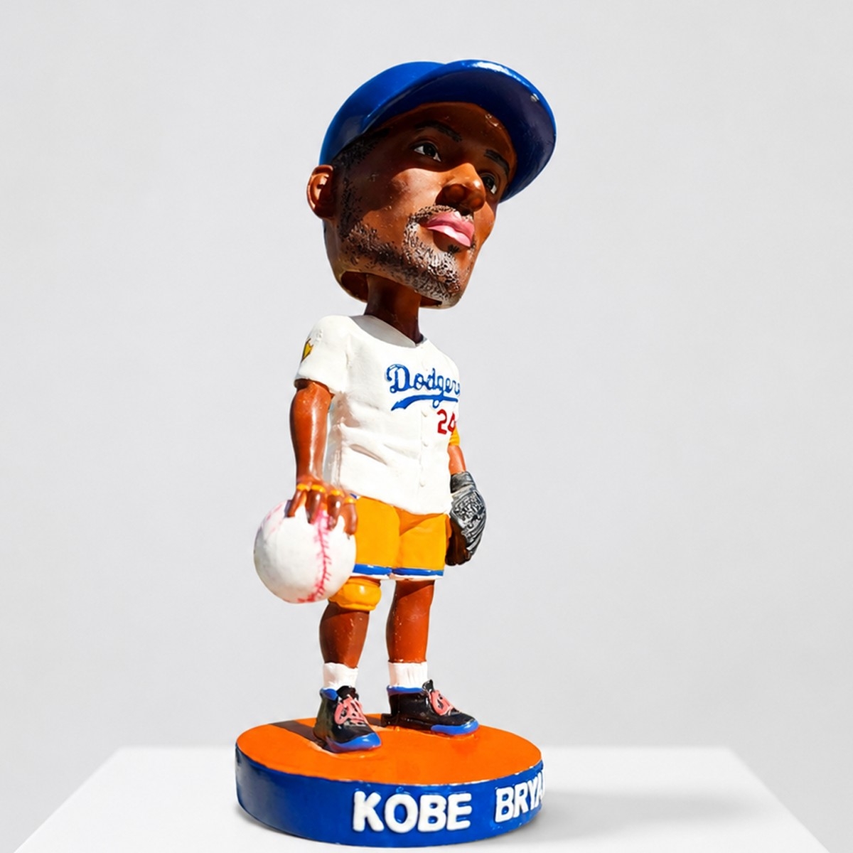 Kobe Bryant Los Angeles Dodgers ボブルヘッド 2026 LA Dodgers Kobe Bryant Bobblehead Giveaway - Bigfirefashion