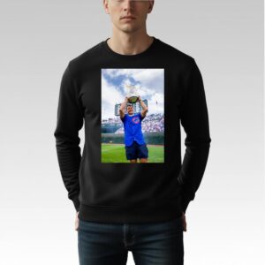 hVvQbBXg Anthony Rizzo Cubs Lifting The World Series Trophy Shirt 3 3
