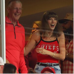 7ogB324t Taylor Swift Kc Chiefs Football 1960 Tank Top Shirt 1 1