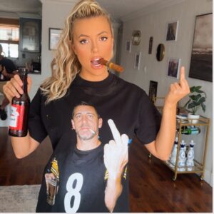 Rg2yarnv Amanda Vance Aaron Rodgers Steelers Middle Finger Shirt 1 1