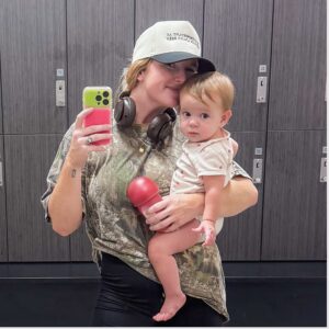 p9PrQGxA Emma Thomason Be As Important As The Gin Angus Beef Hat 2 1 1