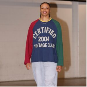 rE21qodz Makayla Timpson Certified 2004 Vintage Club Sweater 1 1