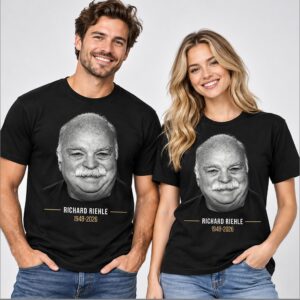 D5Hyi0DT Rip Richard Riehle 1948 2026 Shirt 1 1 1